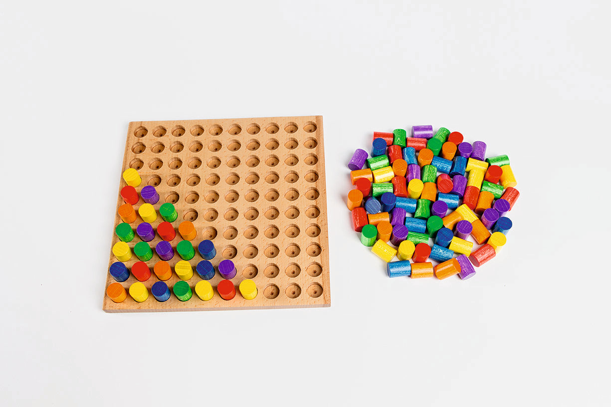 Hardwood Pegboard with Pegs