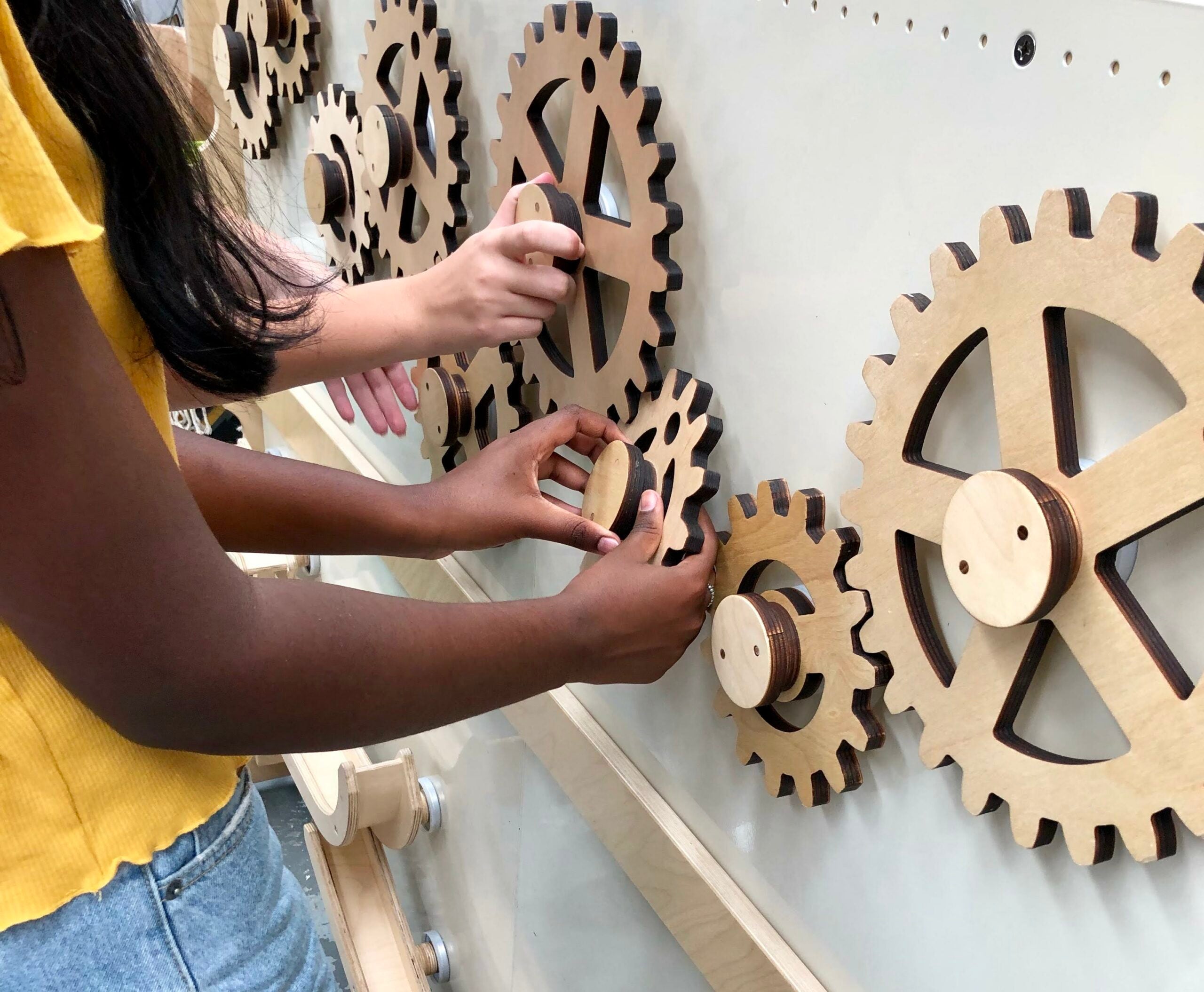 Magnet Wall Wooden Gears