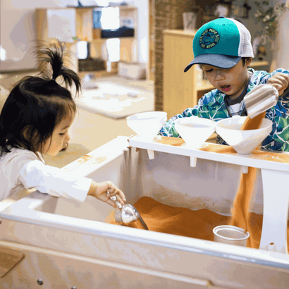 Funnel Stand for Hands-on Play - Kodo Kids