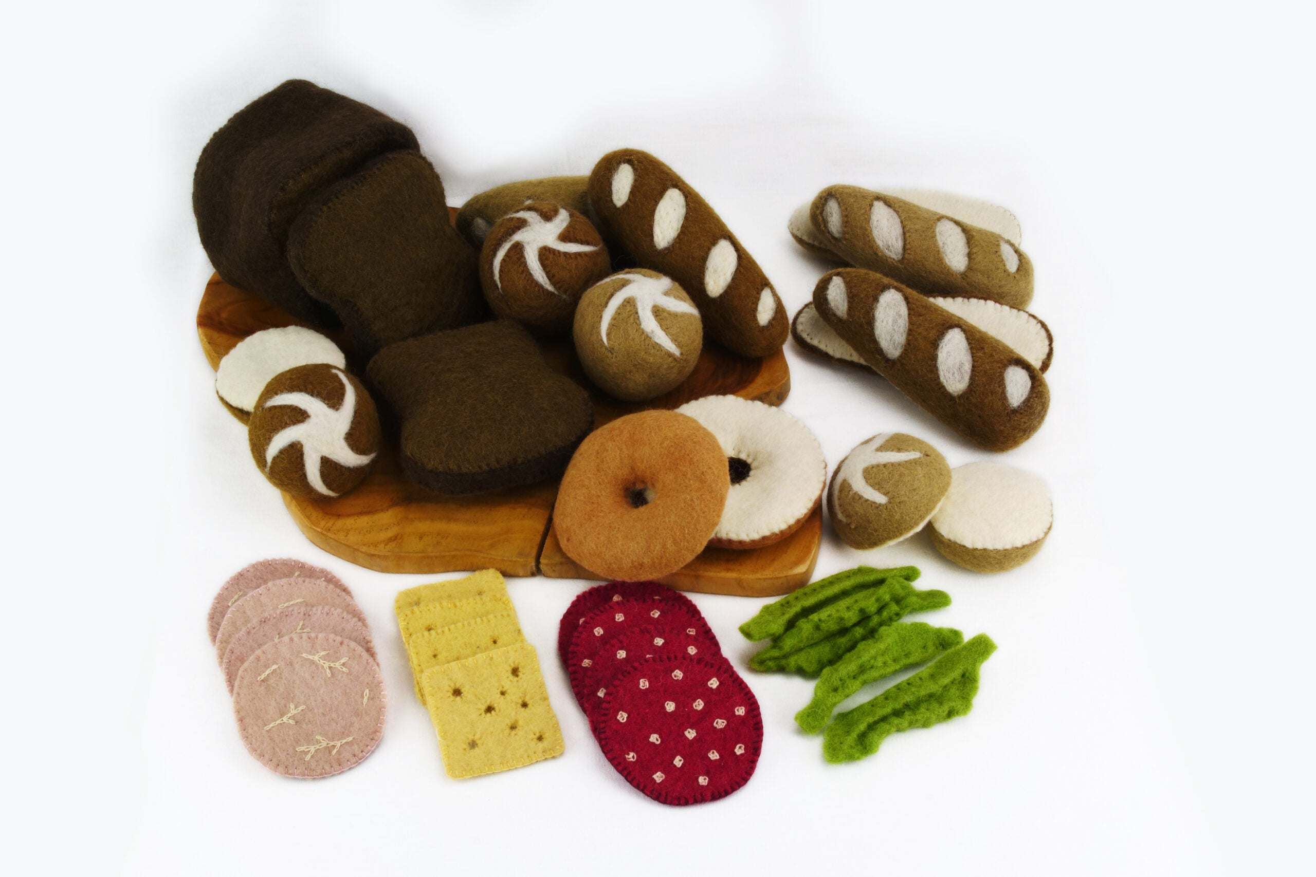 34-piece wool bread set with sliced bread, rolls, bagels, and play food for children