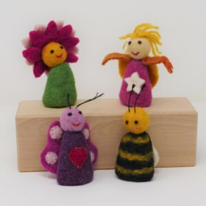 Wool Finger Puppets Garden wb2 square
